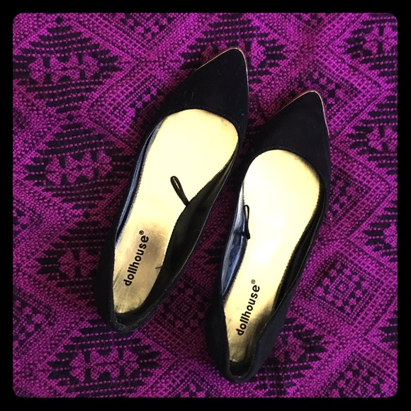 Flats - Picture 1 of 2